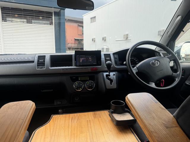 ハイエースワゴン ＧＬ　車中泊仕様　キャンピング　フルセグナビ　電子レンジ　バックカメラ　ＥＴＣ　ベット　換気扇　収納棚　シンク　モデリスタＦスポ　１６アルミ　純正シート有　家庭用電源（ポータブル電源必要）（8枚目）
