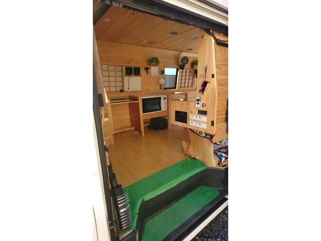 ハイエースワゴン ＧＬ　車中泊仕様　キャンピング　フルセグナビ　電子レンジ　バックカメラ　ＥＴＣ　ベット　換気扇　収納棚　シンク　モデリスタＦスポ　１６アルミ　純正シート有　家庭用電源（ポータブル電源必要）（27枚目）