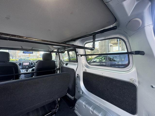 �������b�N