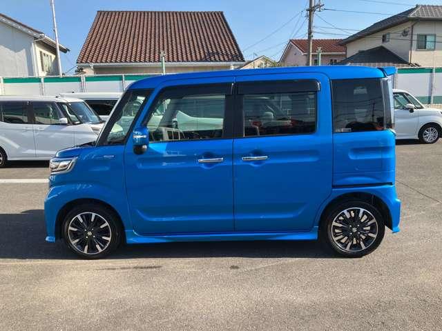 スペーシアカスタム ハイブリッドＸＳ　両側電動スライドドア　両側パワ－スライドドア　スマキー　ソナー　キーレスエントリー　アイドルストップ　シートＨ　フルフラットシート　オートエアコン　ベンチシート　サイドエアバッグ　アルミホイール　ＰＳ（10枚目）