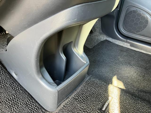 ワゴンR FX CDオーディオ付 シ-トヒ-タ- Aストップ 盗難防止 AUTOエアコン Wエアバッグ キーレス ABS エアバック パワーウィンド ベンチ パワステ(28枚目)