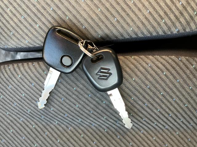 ワゴンR FX CDオーディオ付 シ-トヒ-タ- Aストップ 盗難防止 AUTOエアコン Wエアバッグ キーレス ABS エアバック パワーウィンド ベンチ パワステ(67枚目)