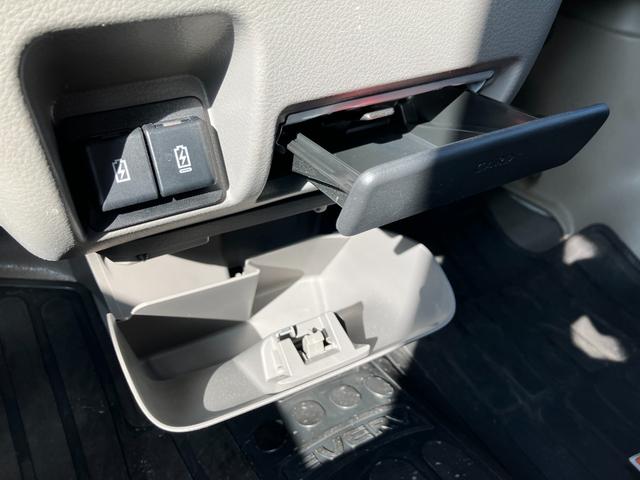 エブリイ ＰＣ　ＣＤオーディオ　パワーウィンド　両側スライド　キーレス付き　横滑防止　マニュアルエアコン　運転席エアバッグ　パワステ　シートヒーター付　アイドリングストップ機能付　パークセンサー　緊急ブレーキ（26枚目）