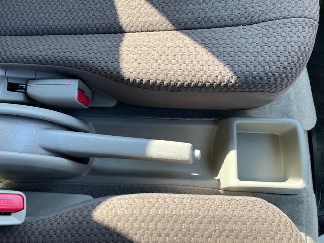 エブリイ ＰＣ　ＣＤオーディオ　パワーウィンド　両側スライド　キーレス付き　横滑防止　マニュアルエアコン　運転席エアバッグ　パワステ　シートヒーター付　アイドリングストップ機能付　パークセンサー　緊急ブレーキ（41枚目）