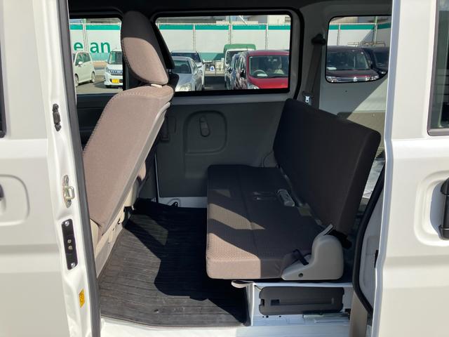 エブリイ ＰＣ　ＣＤオーディオ　パワーウィンド　両側スライド　キーレス付き　横滑防止　マニュアルエアコン　運転席エアバッグ　パワステ　シートヒーター付　アイドリングストップ機能付　パークセンサー　緊急ブレーキ（48枚目）