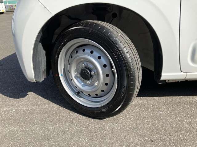 �S�{���ꂼ��̎ʐ^�����ڂ��Ă��܂��I�^�C���̏�Ԃ��m�F�ł���̂ň��S���Ă���肢�������܂��B