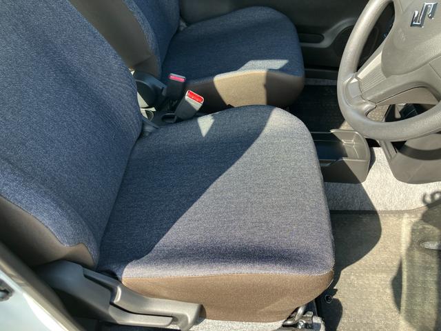 アルト Ａ　キーレス・パワーウィンドウ　カーテンエアバック　助手席エアバック　運転席エアバック　マニュアルエアコン　パワステ　横滑り防止装置　ＡＢＳ　アイドルストップ　キーレスエントリーキー　バックセンサー（33枚目）