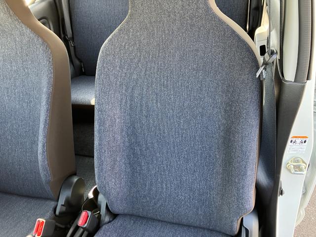 アルト Ａ　キーレス・パワーウィンドウ　カーテンエアバック　助手席エアバック　運転席エアバック　マニュアルエアコン　パワステ　横滑り防止装置　ＡＢＳ　アイドルストップ　キーレスエントリーキー　バックセンサー（42枚目）