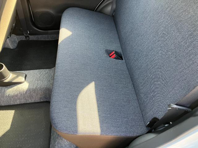 アルト Ａ　キーレス・パワーウィンドウ　カーテンエアバック　助手席エアバック　運転席エアバック　マニュアルエアコン　パワステ　横滑り防止装置　ＡＢＳ　アイドルストップ　キーレスエントリーキー　バックセンサー（48枚目）