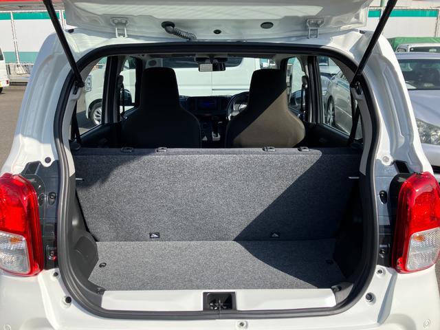 アルト Ａ　キーレス・パワーウィンドウ　カーテンエアバック　助手席エアバック　運転席エアバック　マニュアルエアコン　パワステ　横滑り防止装置　ＡＢＳ　アイドルストップ　キーレスエントリーキー　バックセンサー（51枚目）