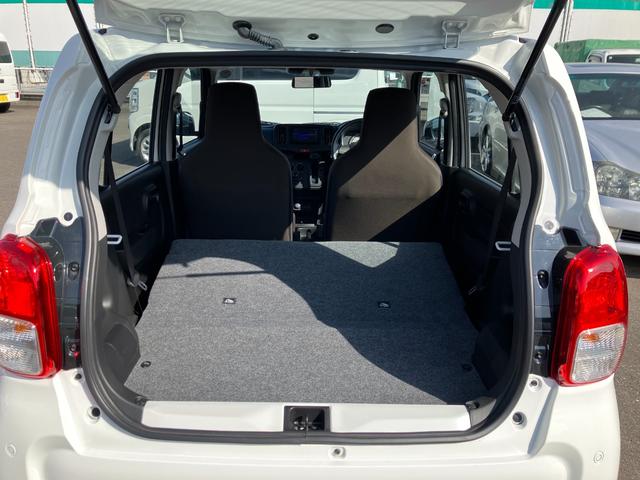 アルト Ａ　キーレス・パワーウィンドウ　カーテンエアバック　助手席エアバック　運転席エアバック　マニュアルエアコン　パワステ　横滑り防止装置　ＡＢＳ　アイドルストップ　キーレスエントリーキー　バックセンサー（52枚目）