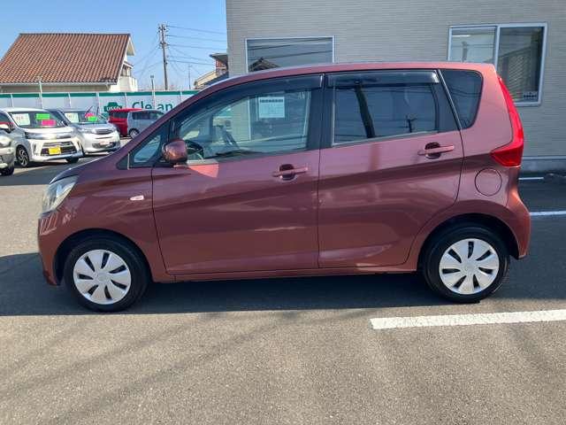 eKワゴン M アイドリングストップ・キーレスエントリー アイドリングストップ機能 WエアB 運転席エアバック キーレス ベンチシート オートエアコン ABS パワーウィンド パワーステアリング(10枚目)