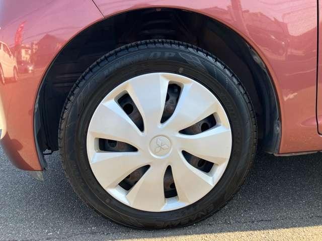 eKワゴン M アイドリングストップ・キーレスエントリー アイドリングストップ機能 WエアB 運転席エアバック キーレス ベンチシート オートエアコン ABS パワーウィンド パワーステアリング(14枚目)