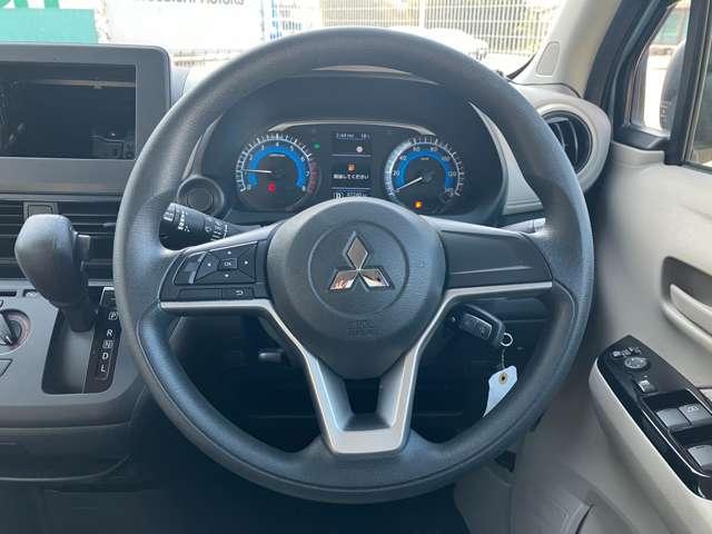 eKワゴン M 衝突被害軽減ブレーキシステム・アイドリン パーキングセンサー サイドエアバック 横滑り防止機能 リモコンキー 運転席エアバッグ 助手席エアバッグ シートヒーター ベンチシート マニュアルエアコン(17枚目)