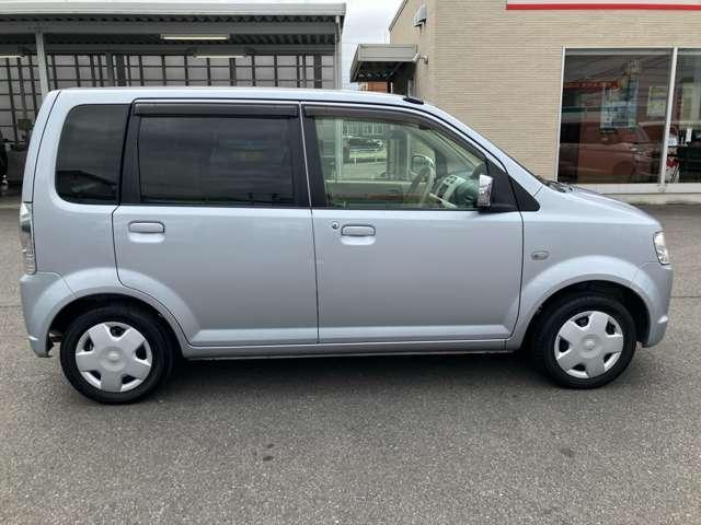 ｅＫワゴン ＭＸ　ＣＤオーディオ・キーレスエントリーシステム　キーレス付き　全席パワーウインドウ　助手席エアバッグ　エアコン　ＰＳ　運転席エアバッグ　ベンチシート（7枚目）