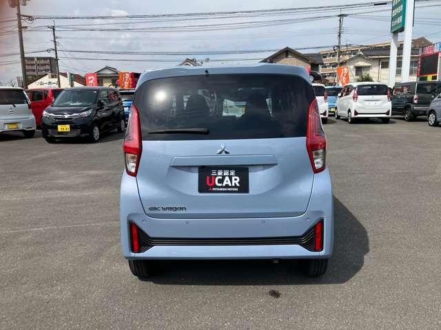 ｅＫワゴン Ｍ　リヤビューモニター付きルームミラー・キー　衝突回避支援ブレーキ　助手席エアバック　運転席エアバック　リヤビューカメラ　パーキングセンサー　ＥＳＣ　キーレスキー　マニュアルエアコン　ベンチシート　ＡＢＳ（9枚目）