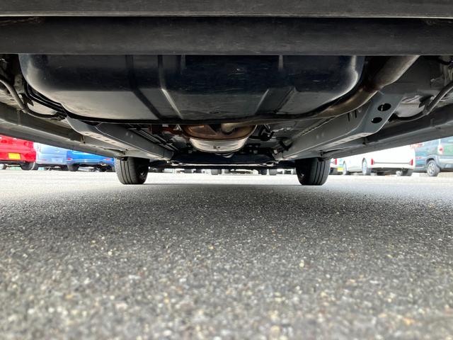 �C�ɂȂ鉺���̏�Ԃ��ڂ��Ă���܂��B