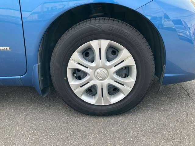 ノート ｅ－パワー　Ｘ　衝突被害軽減ブレーキシステム・ナビ・レー　衝突安全ブレーキ　スマートキ－　カーナビ　横滑り防止装置付き　Ｗエアバック　盗難防止システム　アイドリングストップ　ＡＡＣ　メモリーナビ　パワーウインドウ（13枚目）