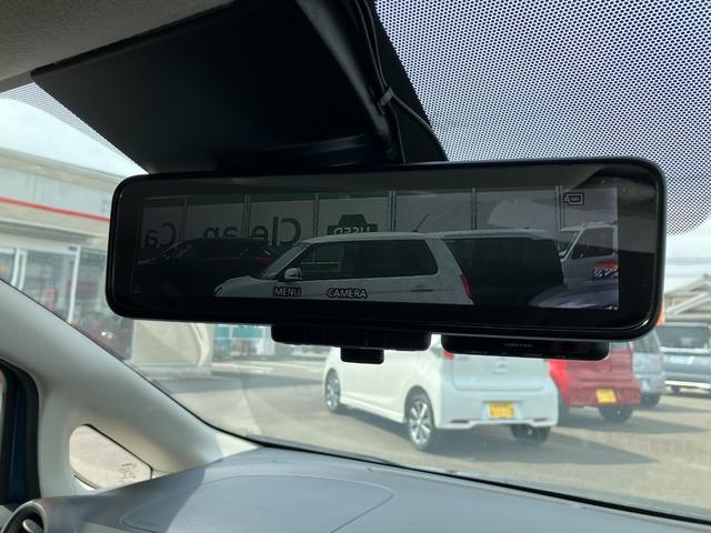 �X�}�[�g���[���~���[���ԗ�����̃J�����f�����~���[�ɉf���o���Ă����N���A�Ȏ��E���m�ۂ��܂��B