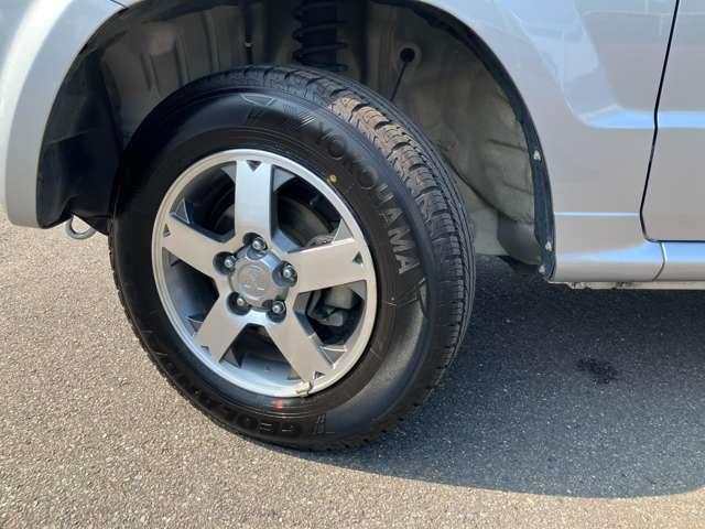 �S�{���ꂼ��̎ʐ^���ڂ��Ă��܂��I�^�C���̏�Ԃ��m�F�ł���̂ň��S���Ă���肢�������܂��B