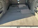 後部座席を倒すと長尺物や大きなものを乗せる事が出来ます。