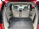 後席シートを倒せば広々スペースが確保できます。