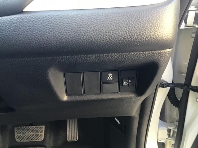 フィット ホーム　バックカメラ　ナビ　クリアランスソナー　オートクルーズコントロール　レーンアシスト　衝突被害軽減システム　オートライト　ＬＥＤヘッドランプ　スマートキー　電動格納ミラー　ＣＶＴ　盗難防止システム（5枚目）