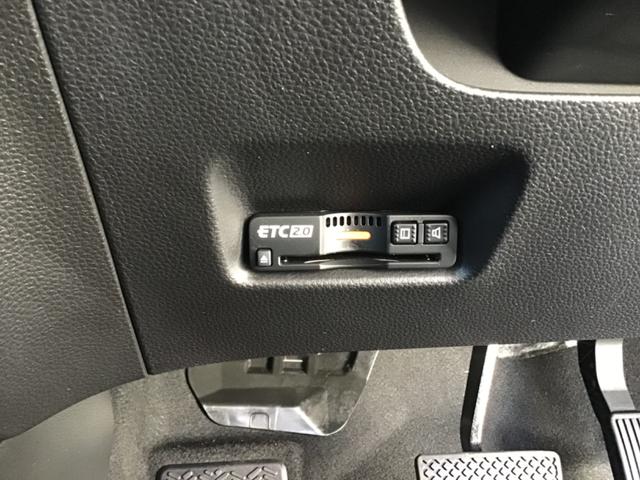 フィット ホーム　バックカメラ　ナビ　クリアランスソナー　オートクルーズコントロール　レーンアシスト　衝突被害軽減システム　オートライト　ＬＥＤヘッドランプ　スマートキー　電動格納ミラー　ＣＶＴ　盗難防止システム（6枚目）