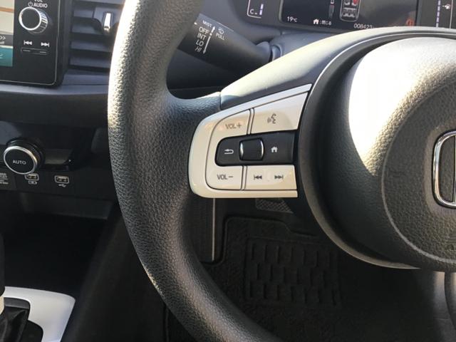 フィット ホーム　バックカメラ　ナビ　クリアランスソナー　オートクルーズコントロール　レーンアシスト　衝突被害軽減システム　オートライト　ＬＥＤヘッドランプ　スマートキー　電動格納ミラー　ＣＶＴ　盗難防止システム（8枚目）