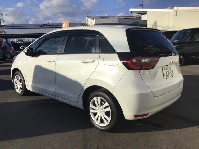 フィット ホーム　バックカメラ　ナビ　クリアランスソナー　オートクルーズコントロール　レーンアシスト　衝突被害軽減システム　オートライト　ＬＥＤヘッドランプ　スマートキー　電動格納ミラー　ＣＶＴ　盗難防止システム（18枚目）