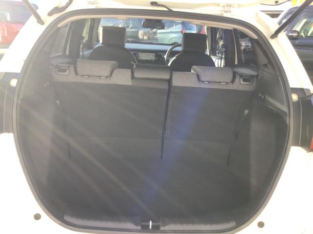 フィット ホーム　バックカメラ　ナビ　クリアランスソナー　オートクルーズコントロール　レーンアシスト　衝突被害軽減システム　オートライト　ＬＥＤヘッドランプ　スマートキー　電動格納ミラー　ＣＶＴ　盗難防止システム（19枚目）