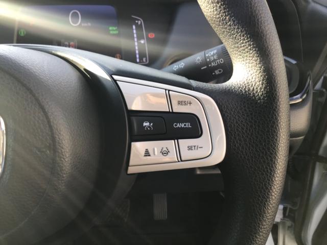 フィット ｅ：ＨＥＶクロスター　バックカメラ　ナビ　ＴＶ　クリアランスソナー　オートクルーズコントロール　レーンアシスト　衝突被害軽減システム　アルミホイール　オートライト　ＬＥＤヘッドランプ　ヘッドライトウォッシャー　スマートキー（7枚目）