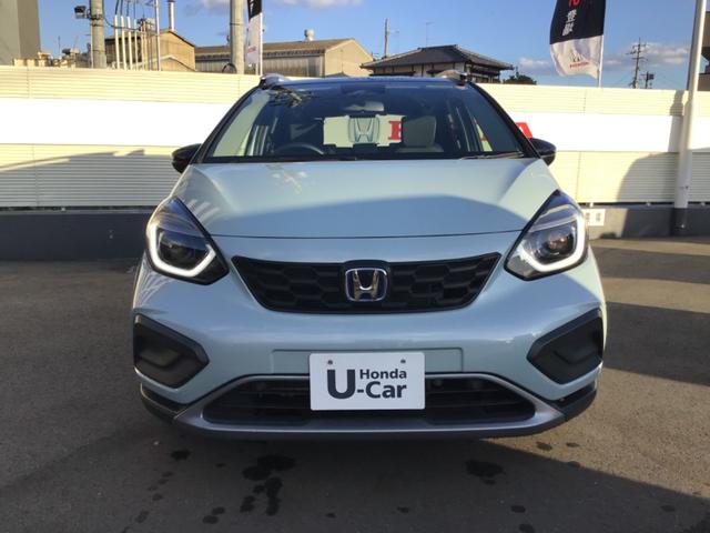 フィット ｅ：ＨＥＶクロスター　バックカメラ　ナビ　ＴＶ　クリアランスソナー　オートクルーズコントロール　レーンアシスト　衝突被害軽減システム　アルミホイール　オートライト　ＬＥＤヘッドランプ　ヘッドライトウォッシャー　スマートキー（12枚目）