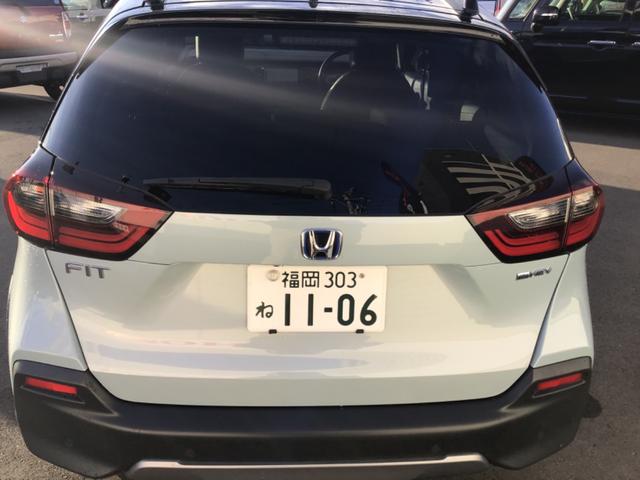 フィット ｅ：ＨＥＶクロスター　バックカメラ　ナビ　ＴＶ　クリアランスソナー　オートクルーズコントロール　レーンアシスト　衝突被害軽減システム　アルミホイール　オートライト　ＬＥＤヘッドランプ　ヘッドライトウォッシャー　スマートキー（17枚目）