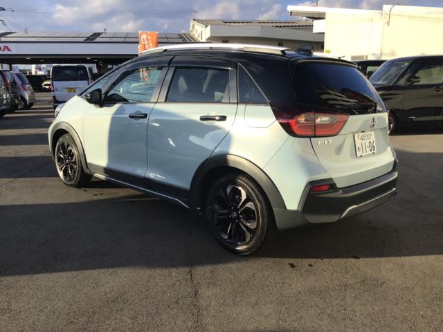 フィット ｅ：ＨＥＶクロスター　バックカメラ　ナビ　ＴＶ　クリアランスソナー　オートクルーズコントロール　レーンアシスト　衝突被害軽減システム　アルミホイール　オートライト　ＬＥＤヘッドランプ　ヘッドライトウォッシャー　スマートキー（18枚目）