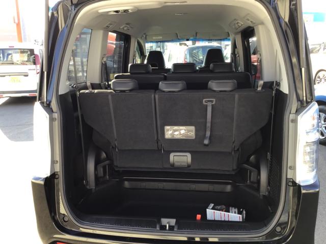 ステップワゴンスパーダ Ｚ　クールスピリット　ＥＴＣ　バックカメラ　ナビ　ＴＶ　オートクルーズコントロール　両側電動スライドドア　ＨＩＤ　スマートキー　アイドリングストップ　電動格納ミラー　３列シート　ＣＶＴ　アルミホイール　ＣＤ　ＤＶＤ再生（17枚目）