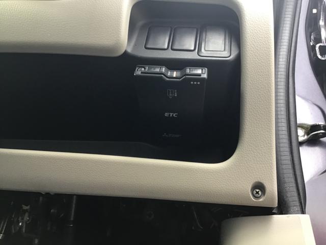 デイズ Ｊ　ドライブレコーダー　ＥＴＣ　衝突被害軽減システム　キーレスエントリー　電動格納ミラー　ベンチシート　ＣＶＴ　ＡＢＳ　ＥＳＣ　ＣＤ　ＵＳＢ　衝突安全ボディ　エアコン　パワーステアリング　パワーウィンドウ（4枚目）