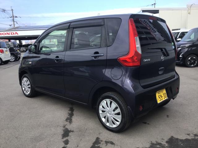 デイズ Ｊ　ドライブレコーダー　ＥＴＣ　衝突被害軽減システム　キーレスエントリー　電動格納ミラー　ベンチシート　ＣＶＴ　ＡＢＳ　ＥＳＣ　ＣＤ　ＵＳＢ　衝突安全ボディ　エアコン　パワーステアリング　パワーウィンドウ（17枚目）