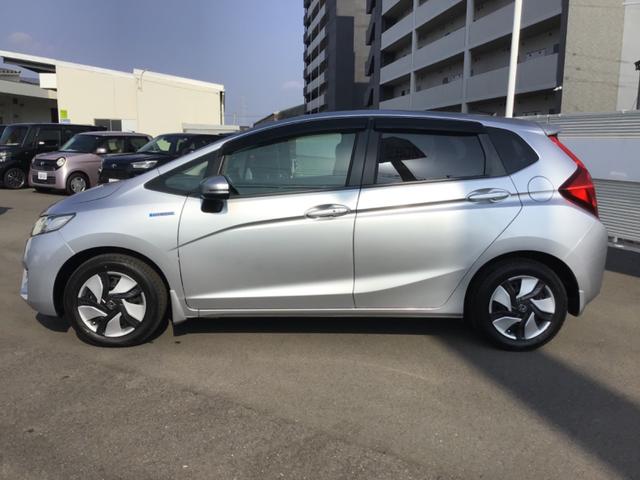 フィットハイブリッド Fパッケージ ハイブリッド ETC バックカメラ ナビ TV オートクルーズコントロール オートライト スマートキー アイドリングストップ 電動格納ミラー AT 盗難防止システム 衝突安全ボディ CD DVD再生(15枚目)