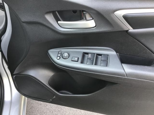 フィットハイブリッド Fパッケージ ハイブリッド ETC バックカメラ ナビ TV オートクルーズコントロール オートライト スマートキー アイドリングストップ 電動格納ミラー AT 盗難防止システム 衝突安全ボディ CD DVD再生(36枚目)