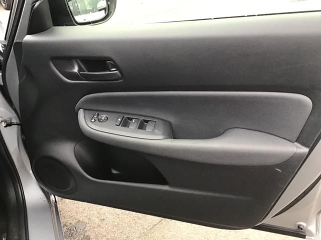 �p���[�E�B���h�E�̃X�C�b�`�ł���B�^�]�Ȃɋ��Ȃ��瑋���J���߂̃R���g���[���ł��܂���B