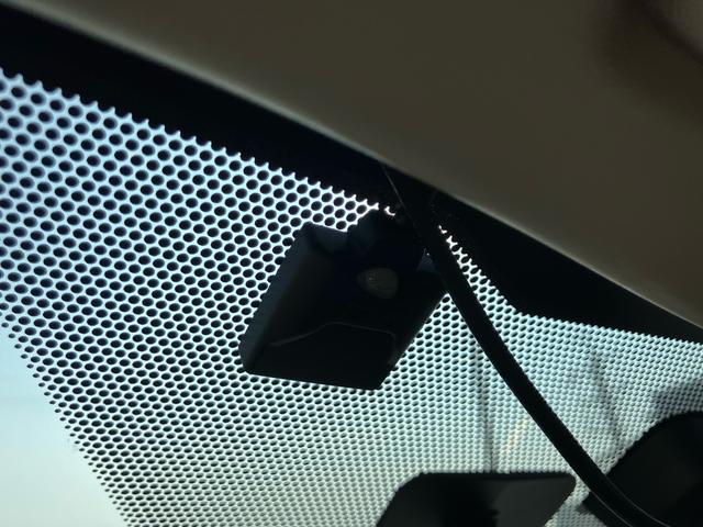 クラウンハイブリッド ロイヤル　ハイブリッド　Ｂｌｕｅｔｏｏｔｈ接続　ナビ・テレビ　プッシュスタート　ＬＥＤヘッドランプ　アルミホイール　スマートキー　アイドリングストップ（34枚目）