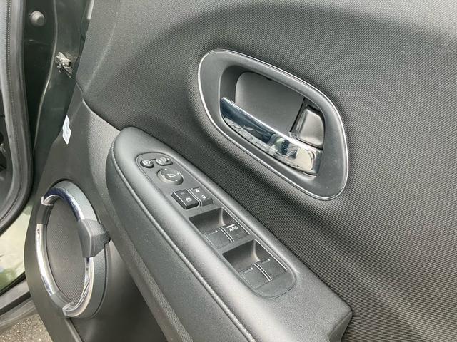 ヴェゼル ハイブリッドＸ　あんしんパッケージ　メモリーナビ　フルセグテレビ　バックカメラ　アルミ　ＥＴＣ　衝突被害軽減システム　アイドリングストップ　スマートキー　プッシュスタート（34枚目）