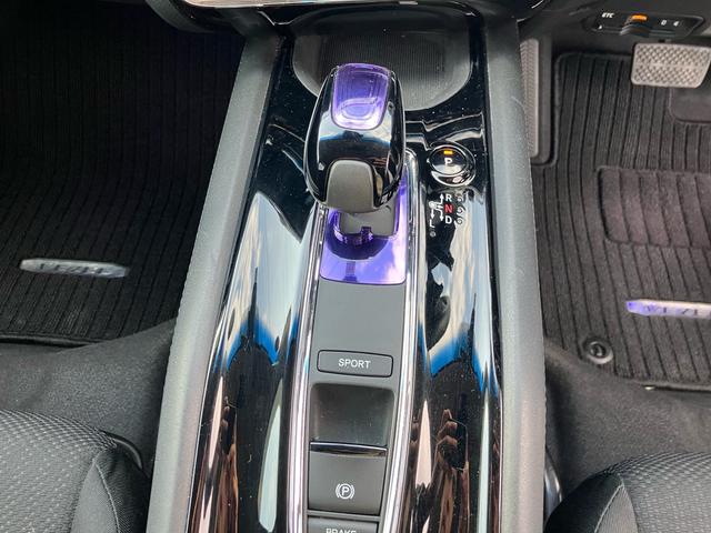 ヴェゼル ハイブリッドＸ　あんしんパッケージ　メモリーナビ　フルセグテレビ　バックカメラ　アルミ　ＥＴＣ　衝突被害軽減システム　アイドリングストップ　スマートキー　プッシュスタート（41枚目）