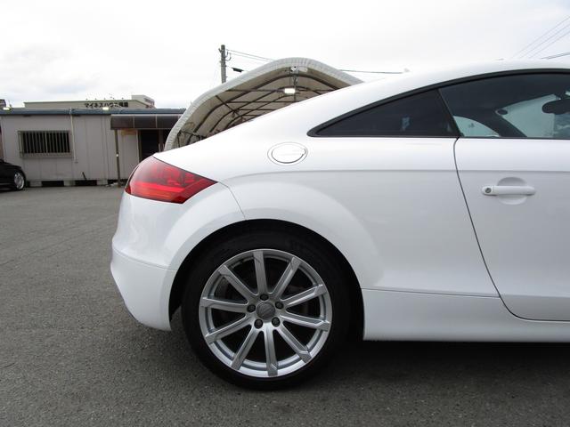 2.0TFSI ターボ 黒革 HDDナビ Bluetooth フルセグ DVD CD ETC リアウイング(8枚目)