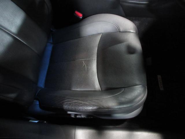 フーガ ３７０ＧＴ　クルコン　黒革　ＨＤＤナビ　フルセグ　Ｂｌｕｅｔｏｏｔｈ　ＤＶＤ　ＣＤ　Ｂカメラ　ＥＴＣ　オットマン　シートヒーター　クーラー　スマートキー　プッシュスタート（44枚目）
