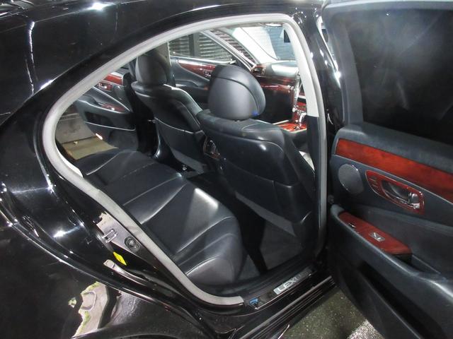 ＬＳ ＬＳ４６０　バージョンＣ　サンルーフ　黒革　クルコン　ＨＤＤナビ　ＤＶＤ　ＣＤ　Ｂカメラ　ＥＴＣ　ＷＡＬＤフルエアロ　ＷＡＬＤフェンダー　ＬＥＤヘッドライト　スマートキー　プッシュスタート（14枚目）