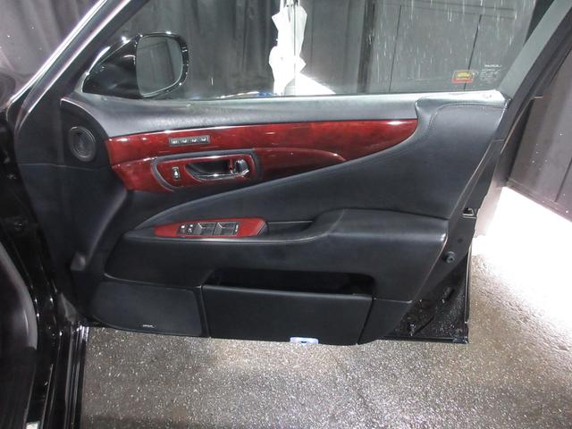 ＬＳ ＬＳ４６０　バージョンＣ　サンルーフ　黒革　クルコン　ＨＤＤナビ　ＤＶＤ　ＣＤ　Ｂカメラ　ＥＴＣ　ＷＡＬＤフルエアロ　ＷＡＬＤフェンダー　ＬＥＤヘッドライト　スマートキー　プッシュスタート（41枚目）