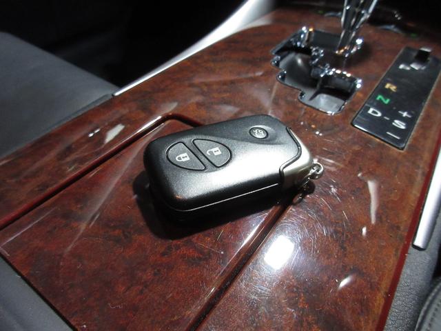 ＩＳ ＩＳ２５０　バージョンＬ　クルコン　パドルシフト　黒革　ＨＤＤナビ　ＣＤ　Ｂカメラ　ＥＴＣ　パワーシート　シートヒーター　クーラー　ソナー　スマートキー　プッシュスタート（69枚目）