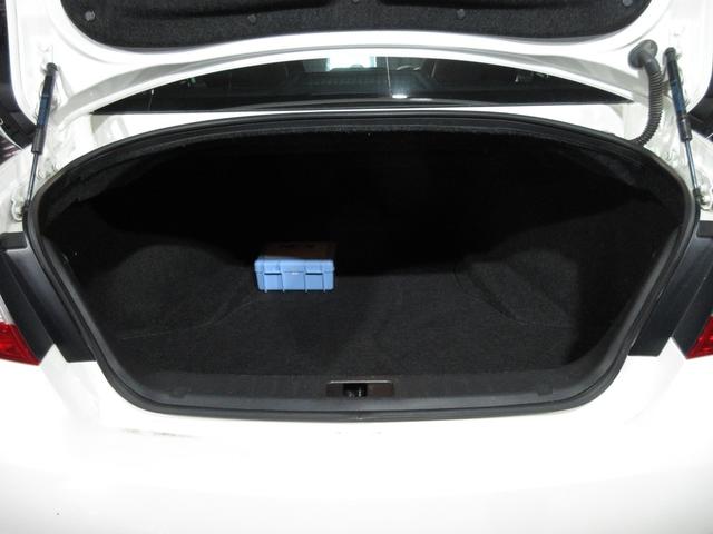 フーガ ３７０ＧＴ　クルコン　黒革　インパルエアロ　グリル　ダクト　ＨＤＤナビ　Ｂｌｕｅｔｏｏｔｈ　フルセグ　ＤＶＤ　ＣＤ　Ｂカメラ　ＥＴＣ　シートヒーター　クーラー　オットマン　社外１９ＡＷ　スマートキー（15枚目）
